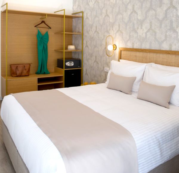 DELUXE ROOM WITH BALCONY